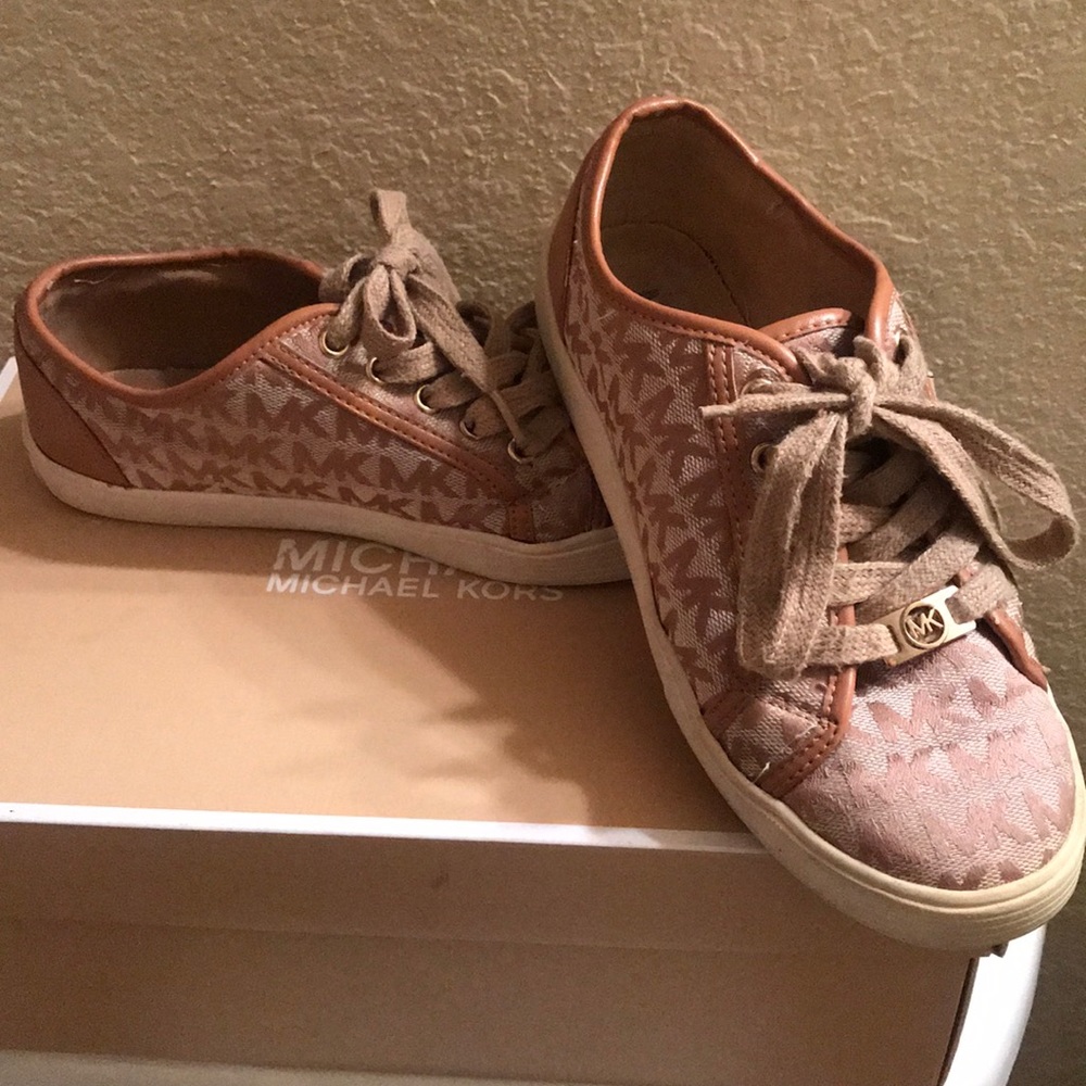 Michael kors girls shoes